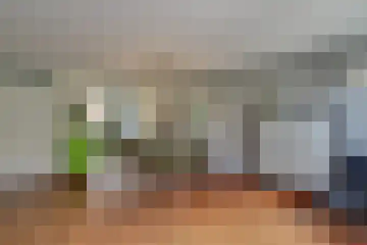 Robert Stolzhof 41 Hoorn thumbnail 4