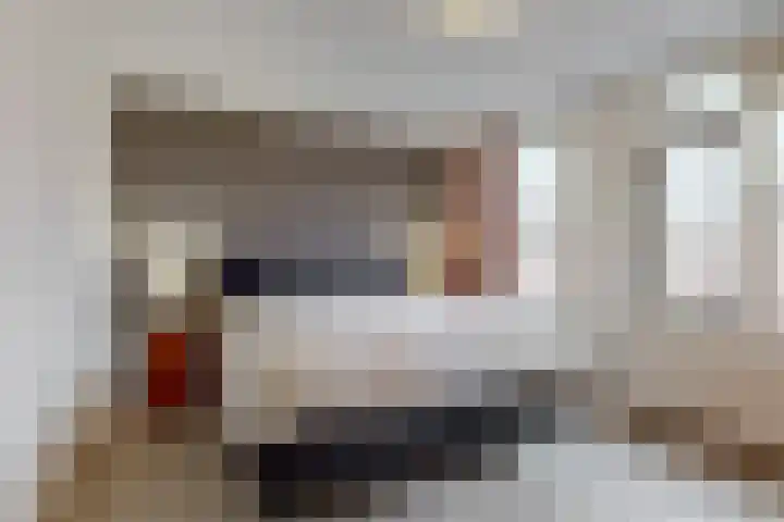Robert Stolzhof 83 Hoorn thumbnail 13