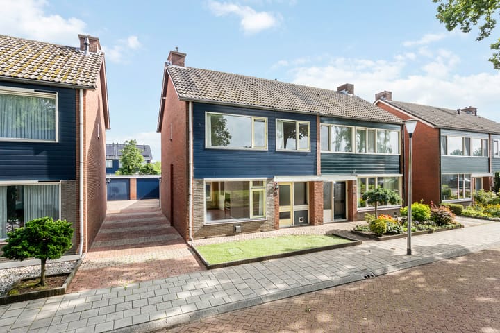 Robertstraat 18 in Weerselo Foto