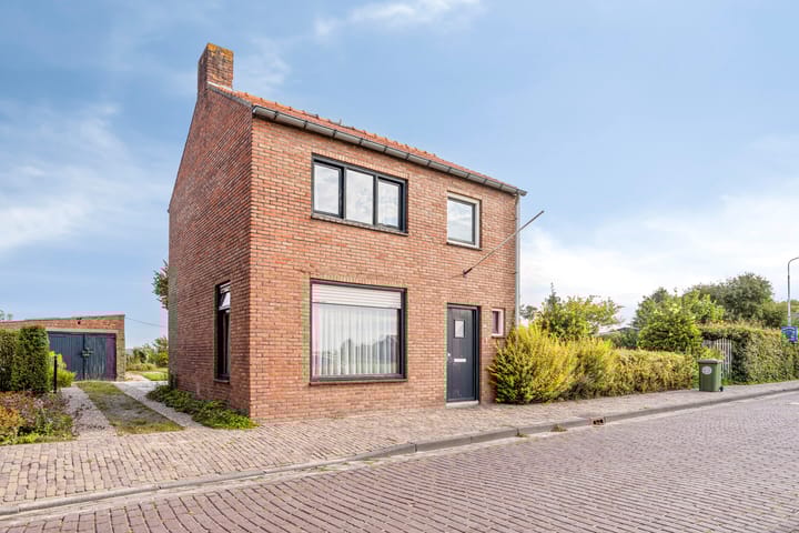 Roeselaerestraat 17 in Sint Kruis Foto