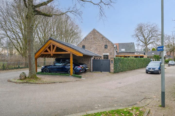 Photo of property Rondstaai 1, Grevenbicht