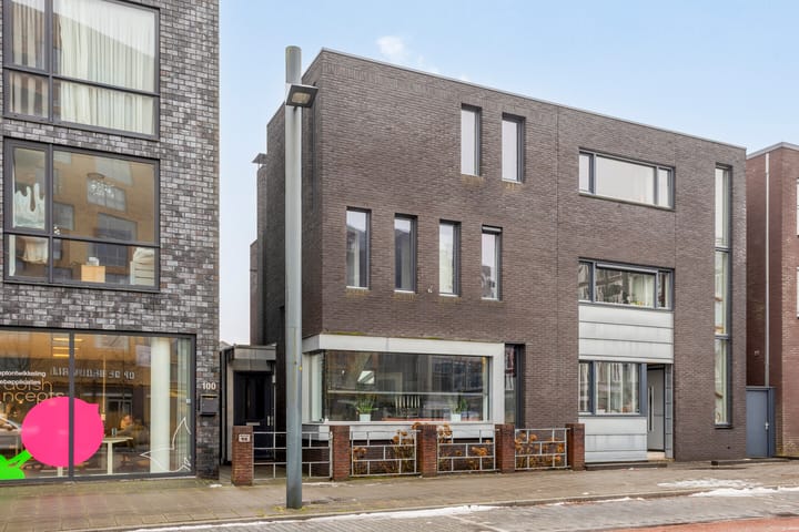 Roomweg 98 in Enschede Foto