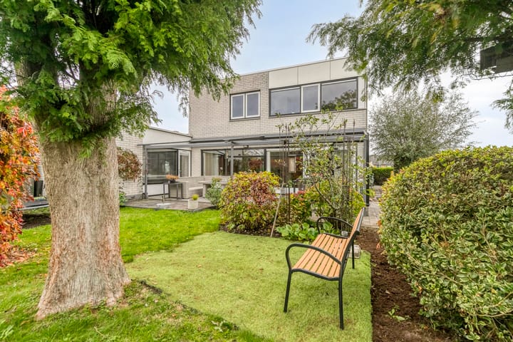 Rosa Spierstraat 4 in Pijnacker Foto