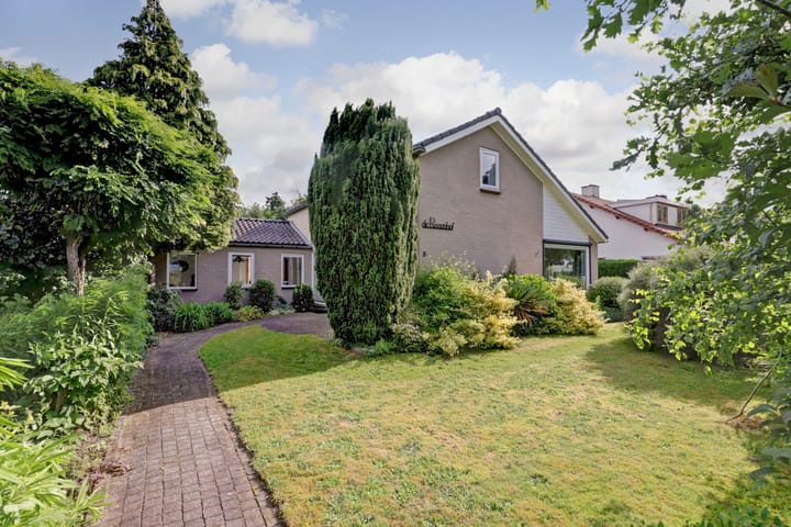 Rozenhofstraat 5 in Steenenkamer Foto