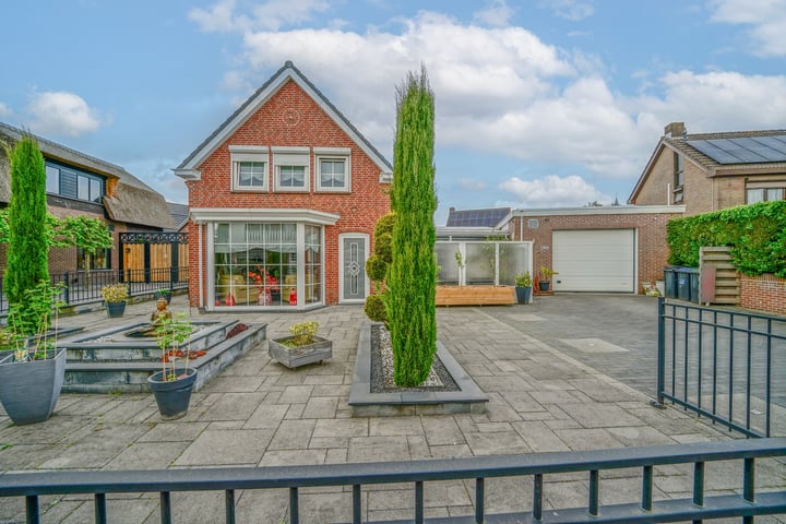 Rucphensestraat 4 in St. Willebrord photo