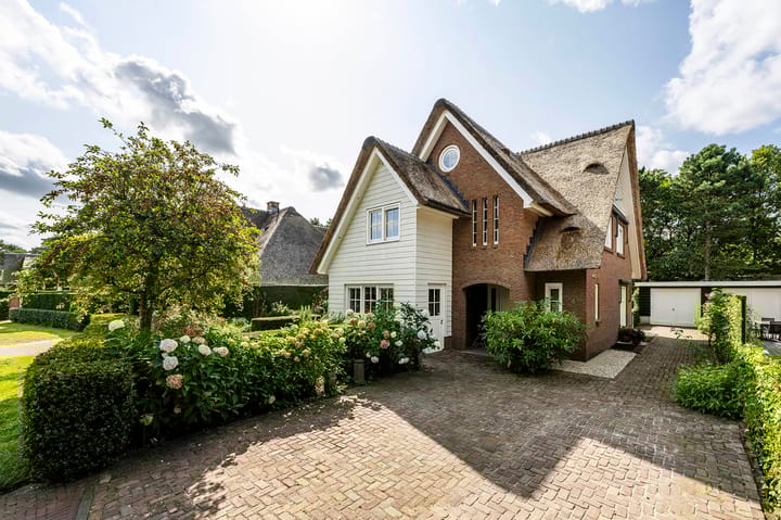 Rueterlaan 4 in Laren foto