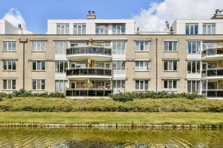 Runmoolen 129 in Amstelveen Foto