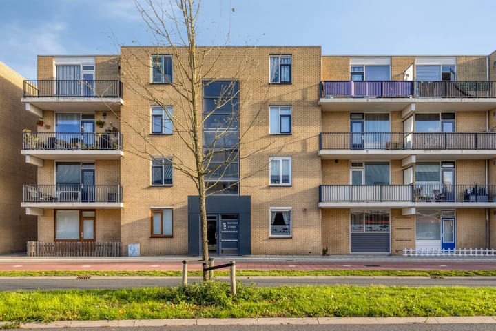 Ruwaard van Puttenweg 19 in Spijkenisse Foto