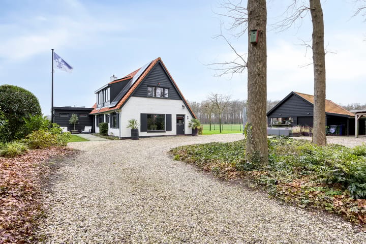 Photo of property Ruwinkelseweg 1, Scherpenzeel