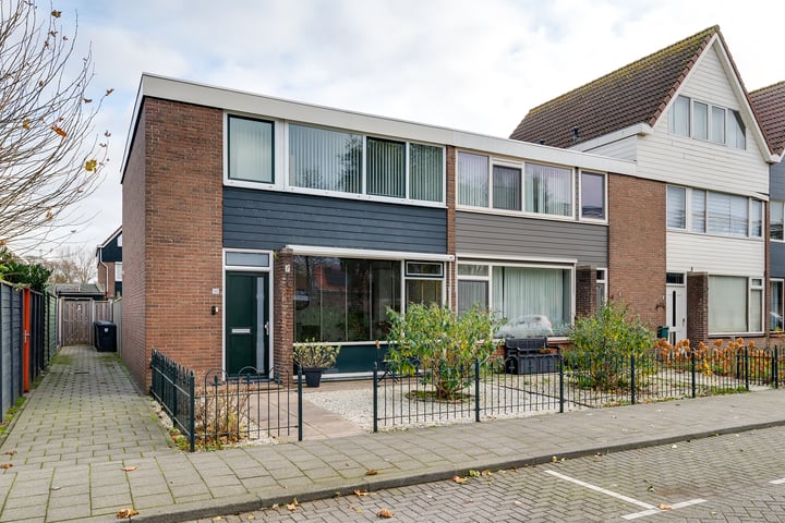 Ruygeplaat 1 in Rozenburg photo