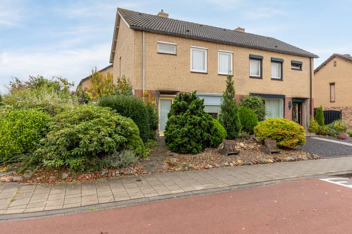 Ruys de Beerenbroucklaan 82 dans Urmond photo