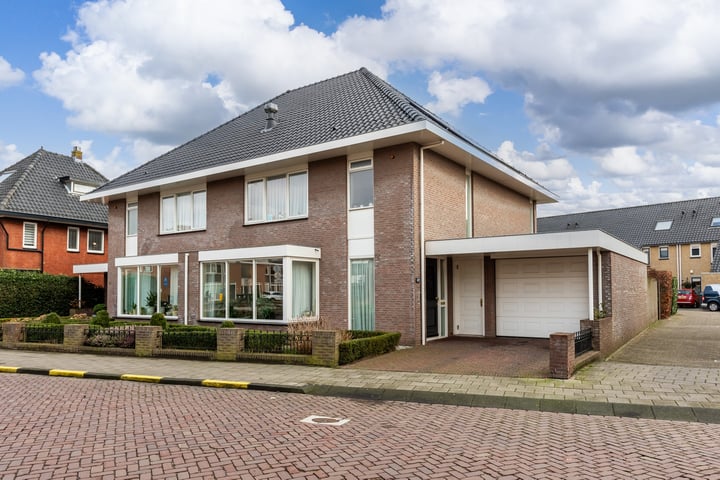 Photo of property 's-Gravenzandseweg 49, Naaldwijk