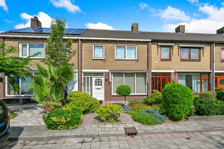 Sambrestraat 4 in Heemskerk