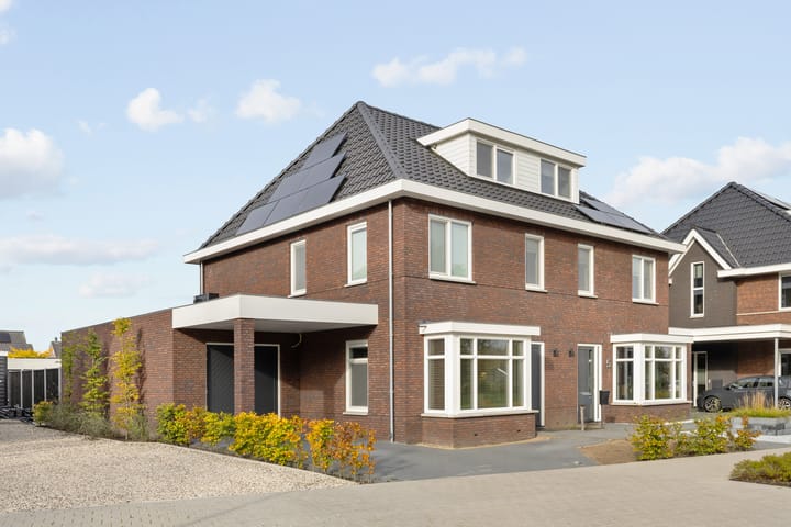 Schaddenhof 3 in Lemelerveld