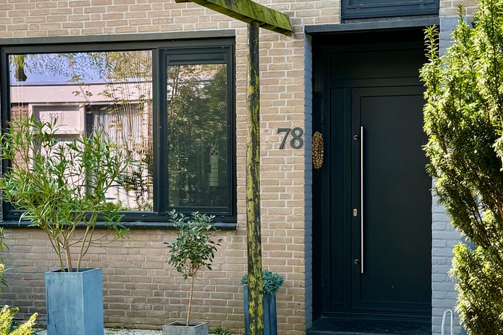 Schakelweg 78 in Hoogvliet Rotterdam foto