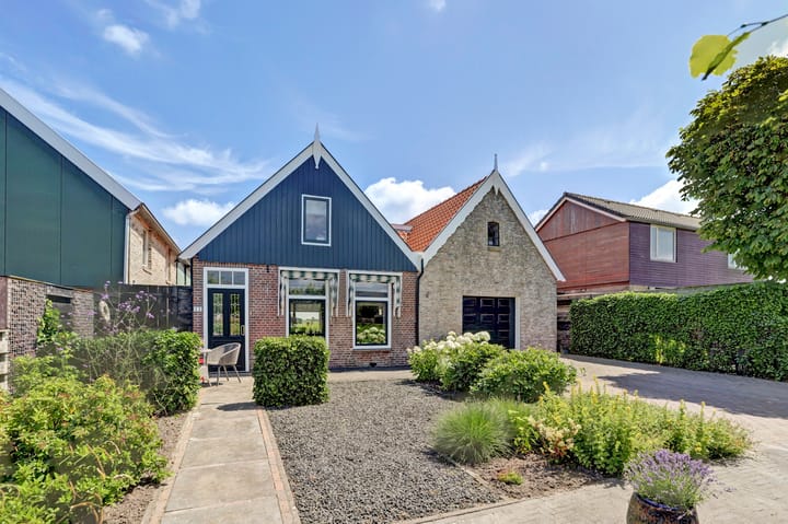 Scharnebuursterweg 11 in Ferwoude photo