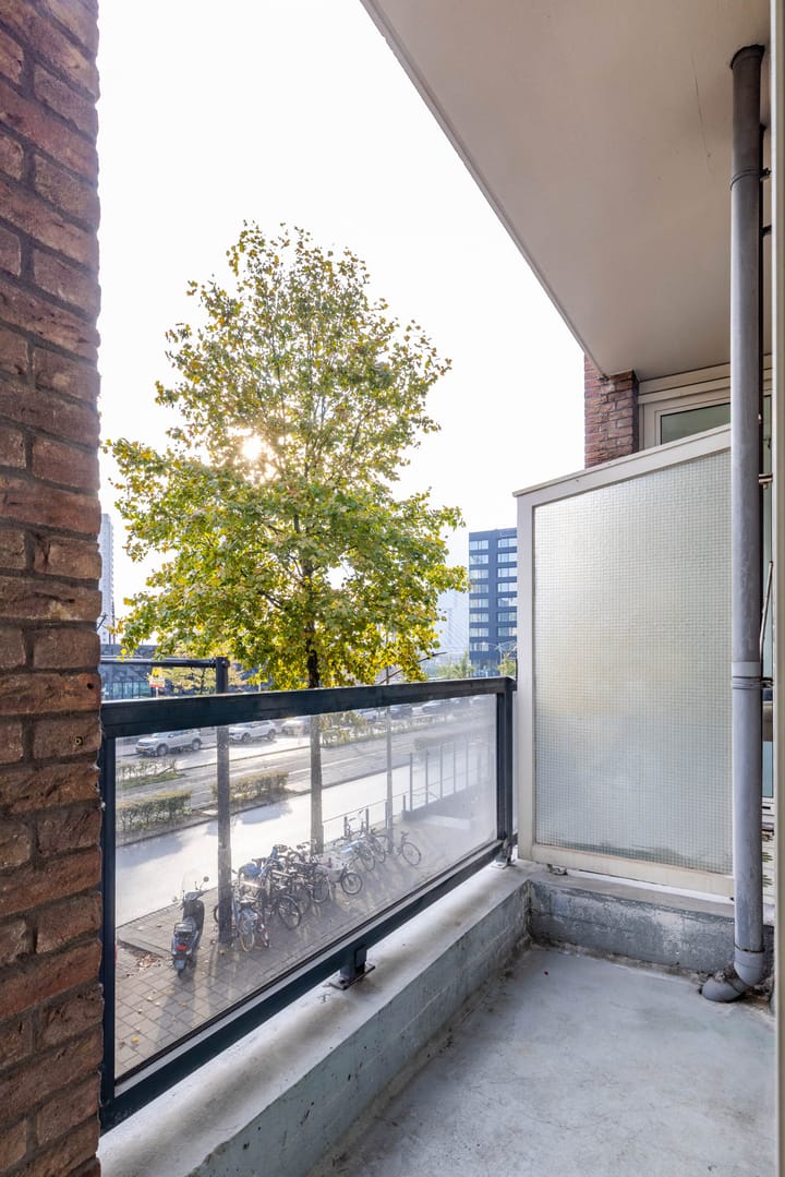 Schiedamsedijk 69B in Rotterdam photo