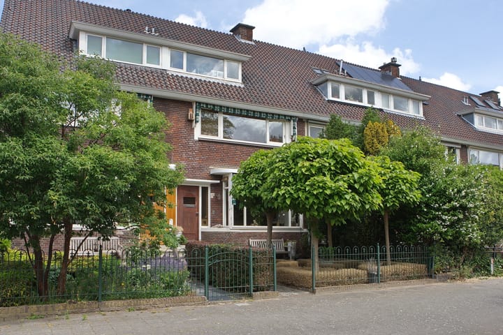 Schiedamseweg 143 in Vlaardingen photo