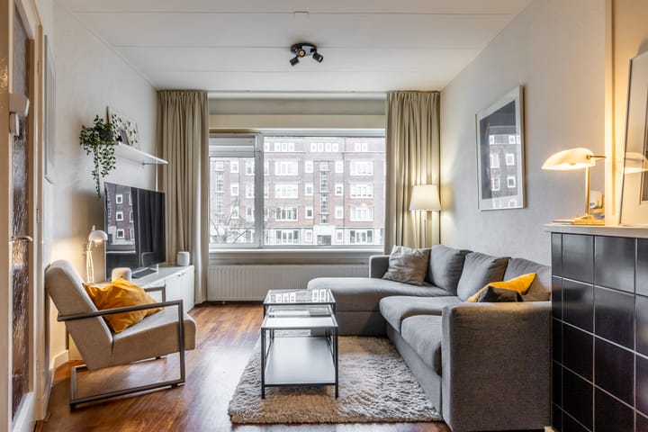 Schieweg 32B in Rotterdam photo