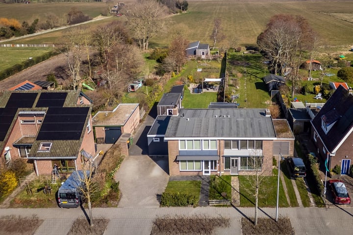 Schilderend 103 in Den Burg