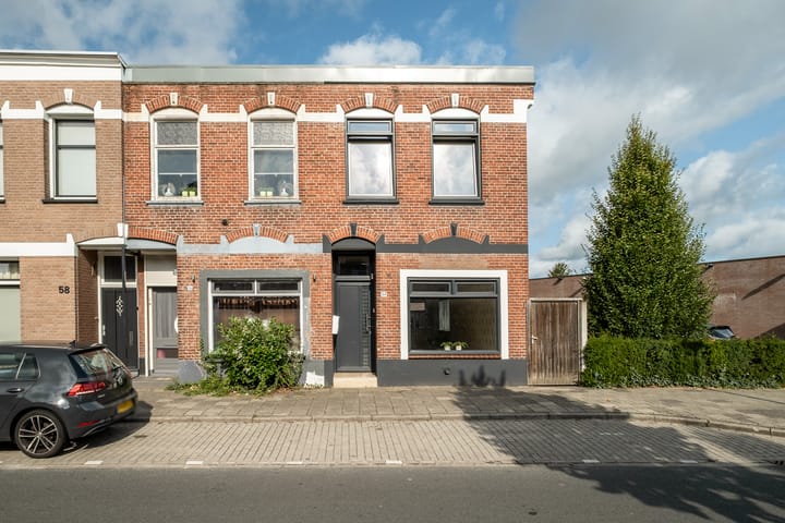 Schipholtstraat 54 in Enschede photo