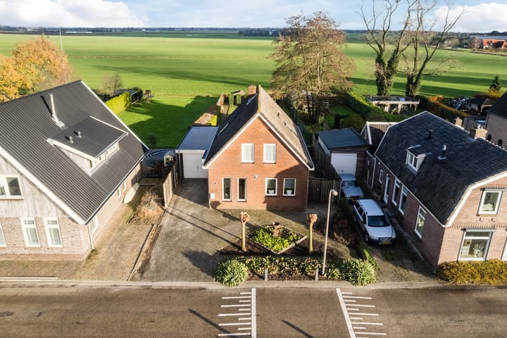 Photo of property Schoolstraat 42, Geerdijk