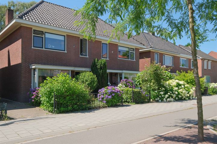 Schoolstraat 60 in Almelo Foto