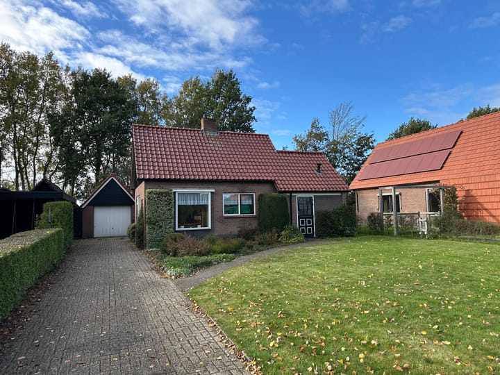 Schoolweg 12 in Nijensleek Foto