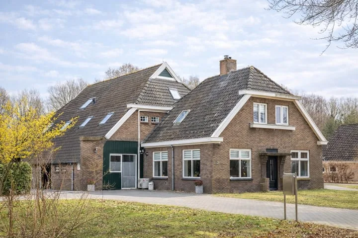 Schoonloërstraat 5 Grolloo