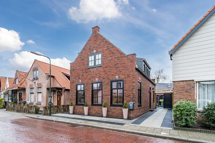 Photo of property Schuine Hondsbosschelaan 5, Heiloo