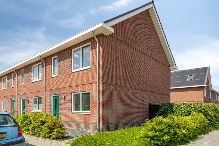 Schuitevaarstraat 2 in Oudenbosch photo