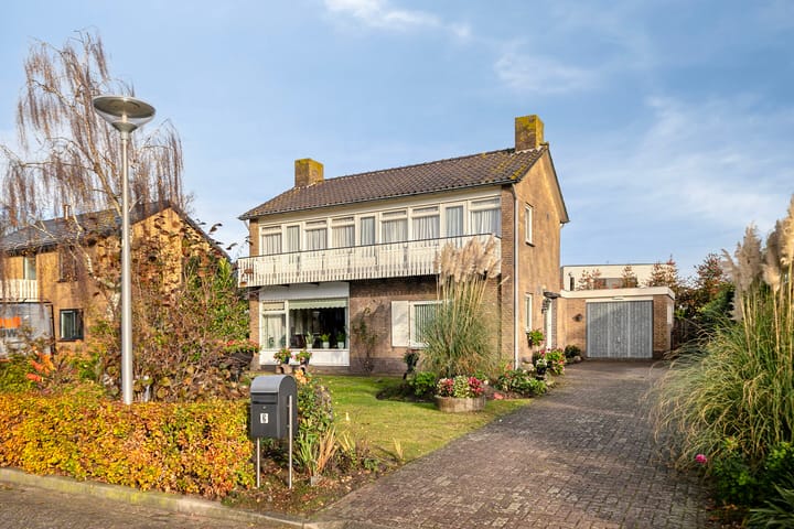 Secretaris A.W.G. Goldsteinplantsoen 6 in de Wijk photo