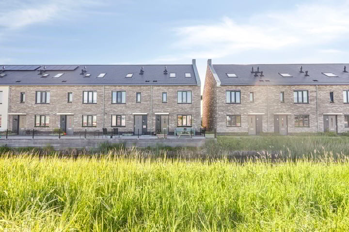 Senneroog 12 in Groningen photo