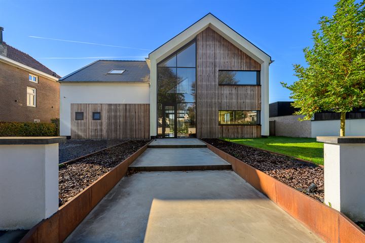 Sibberkerkstraat 13 en Valkenburg foto