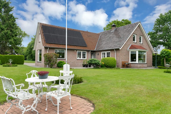 Photo of property Sibculoseweg 61, Westerhaar-Vriezenveensewijk