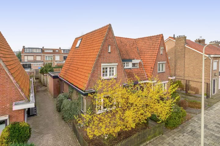 Photo of property Sibeliusstraat 11, Bergen op Zoom