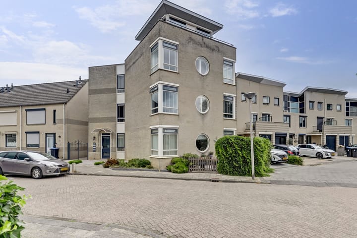 Sientje Mesdag-van Houtenstraat 49 in Spijkenisse Foto