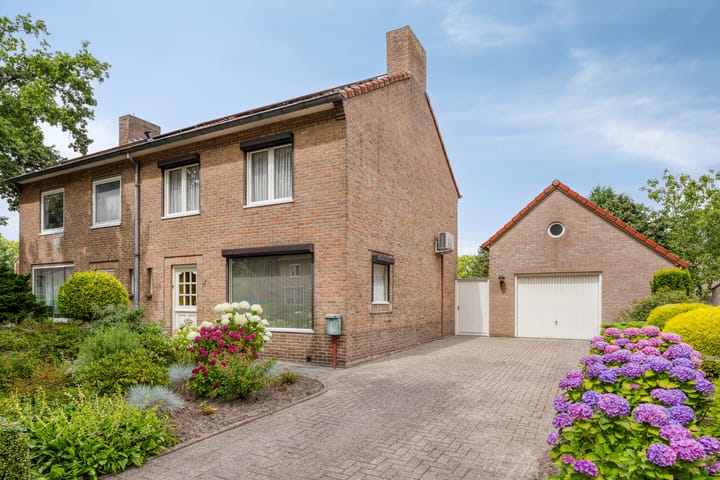 Sint Barbaraweg 72 in Budel-Dorplein Foto