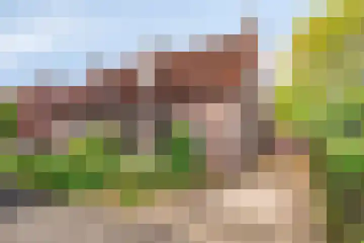 Sint Genovevastraat 30 in Son en Breugel