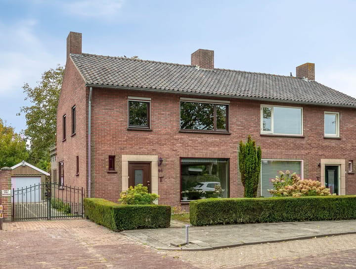 Sint Genovevastraat 44 dans Son en Breugel photo