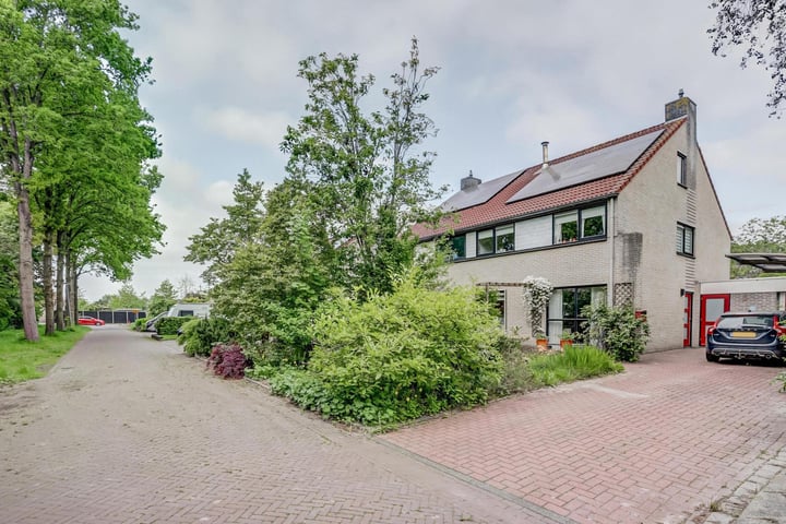 Sint Helenahof 25 in Harkstede