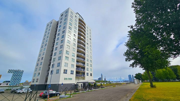 Sint-Janshaven 589 in Rotterdam photo