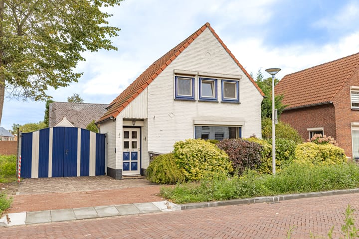 Sint Janstraat 1 in Sprundel Foto