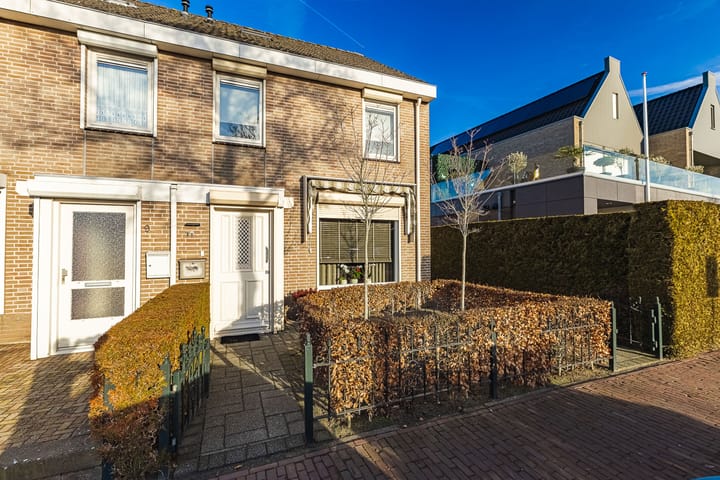 Sint Janstraat 11 in Sprundel photo