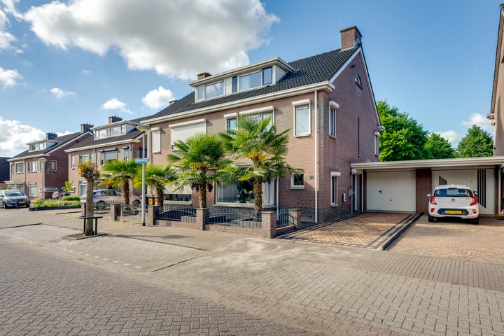 Sint Walfriedstraat 38 in St. Willebrord Foto