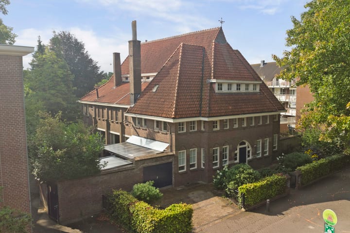 Sint Willebrordplein 4 in Tilburg foto