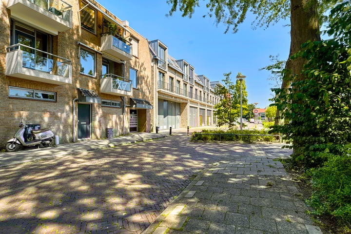 Sir Winston Churchillweg 23 in Voorschoten photo