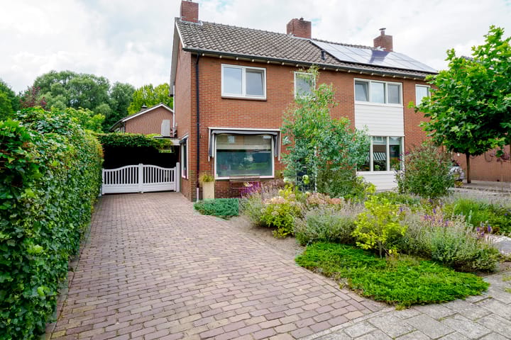 Siriusstraat 12 in Borne photo