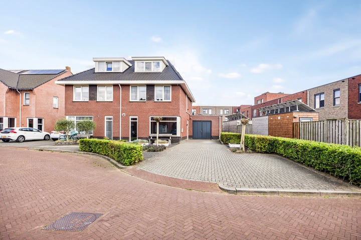 Sleedoornpage 23 in Hoogeveen photo