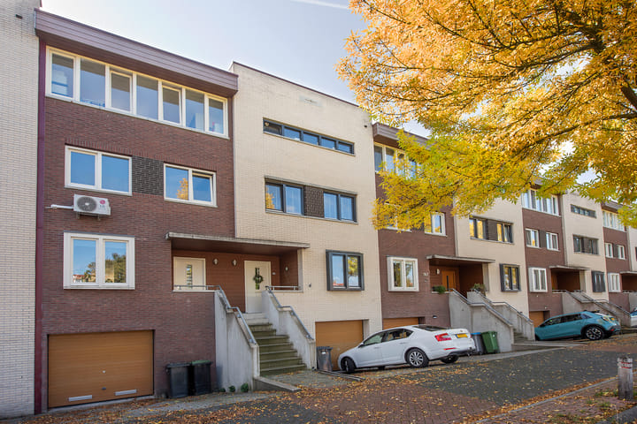 Photo of property Sluiskade Zuidzijde 169, Almelo